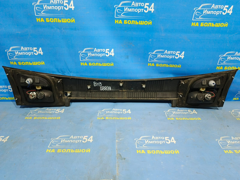 Вставка в багажник центральная SUBARU LEGACY 1998-2003