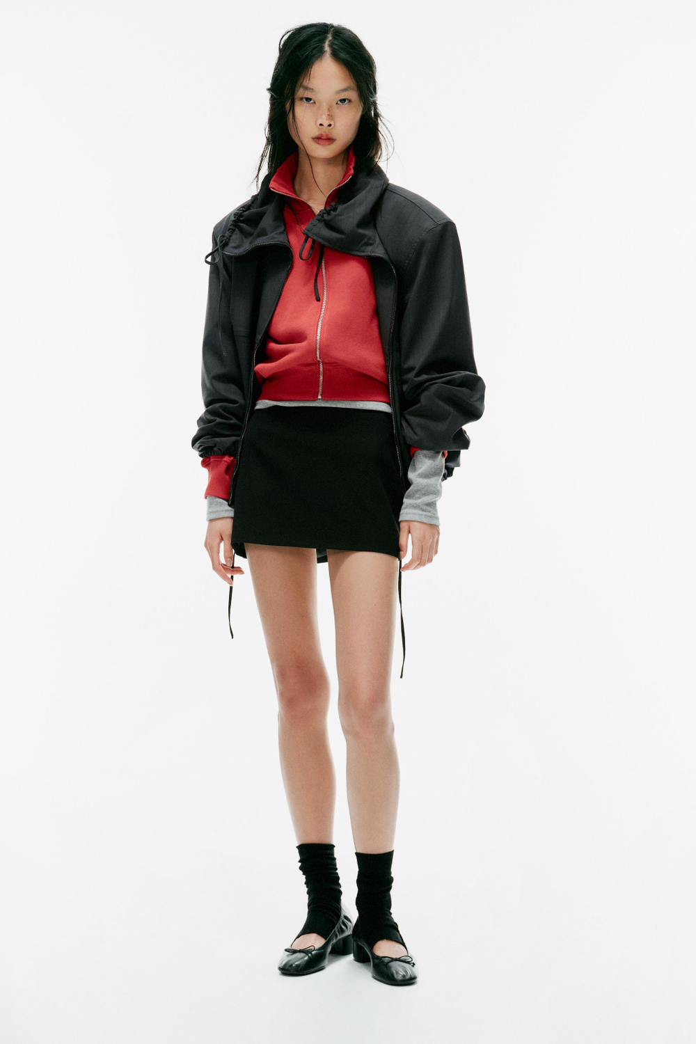 КУРТКА С ПОДПЛЕЧНИКАМИ В ТОНКУЮ ПОЛОСКУ — ZARA