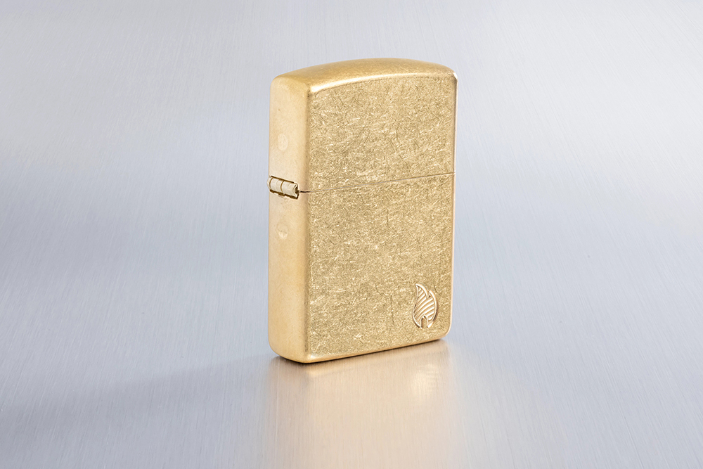 Зажигалка ZIPPO Armor Flame c покрытием Tumbled Brass, латунь/сталь, золотистая, 38x13x57 мм, шт