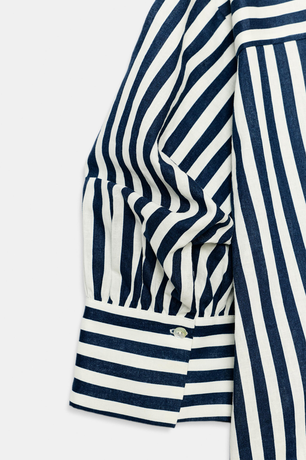 РУБАШКА В ПОЛОСКУ ИЗ СМЕСОВОГО ЛЬНА С ОБЪЕМНЫМИ РУКАВАМИ — ZARA