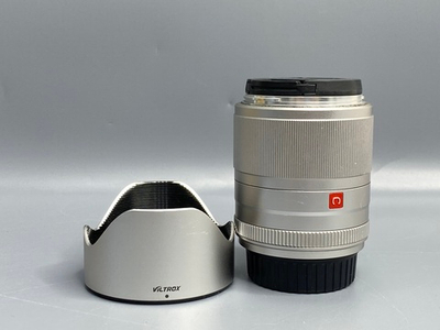 Nikon D3000 — 8 200 кадров