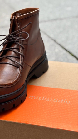 MOCTOE Boots Brown