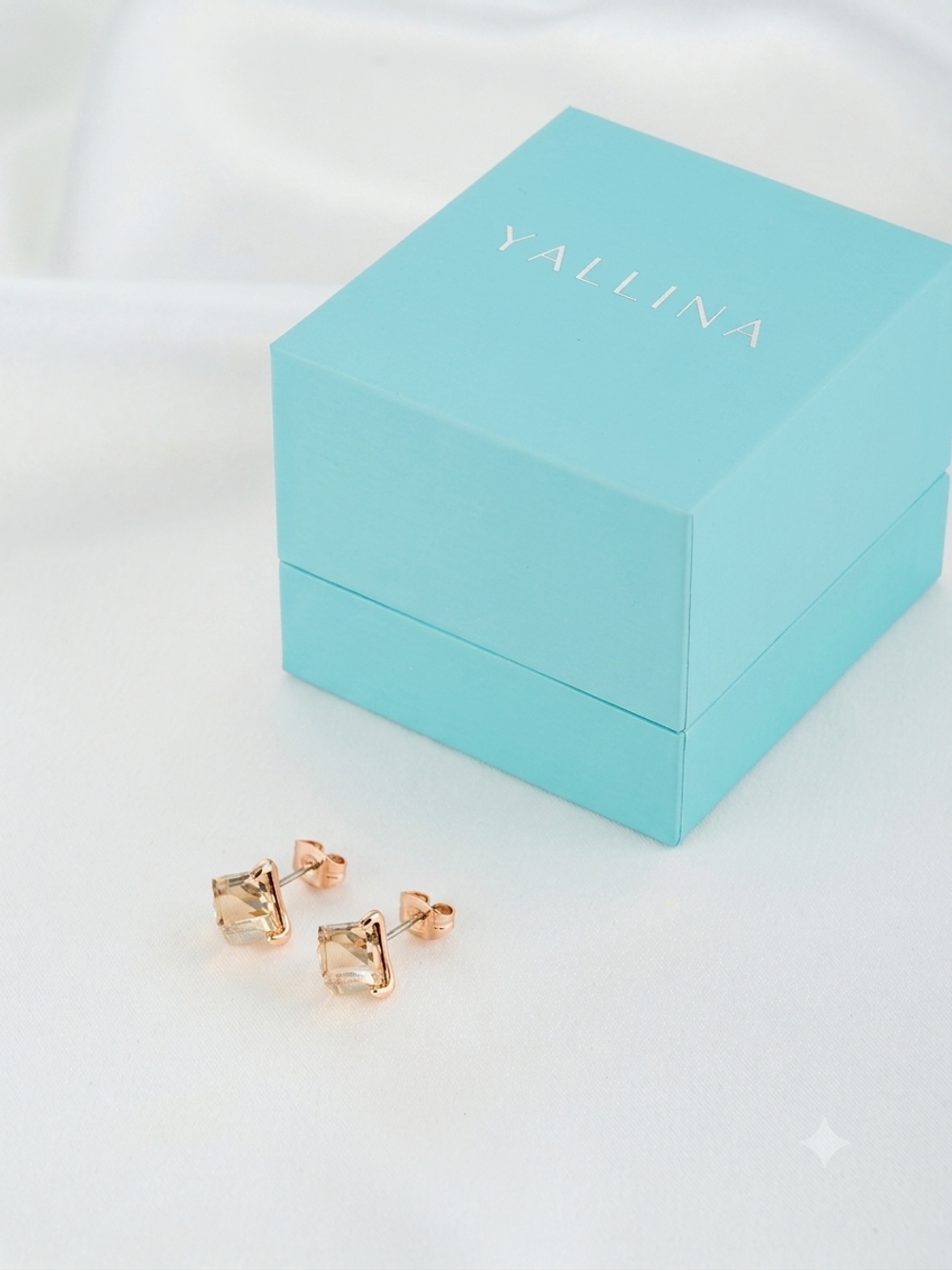 Серьги-гвоздики Миражи с кристаллами Swarovski цвета шампань
