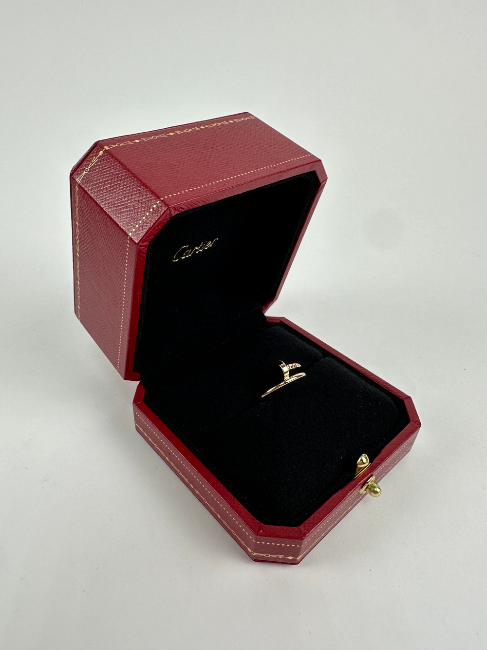 Кольцо Cartier Juste un Clou