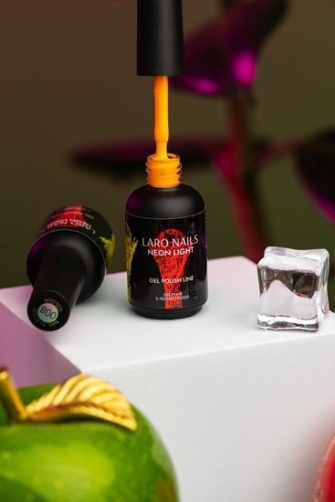 Гель-лак Laro Nails Neon Light гель-лак 03 12ml.