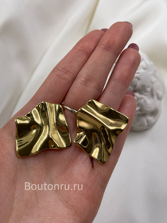 Серьги квадратные золотые жатые