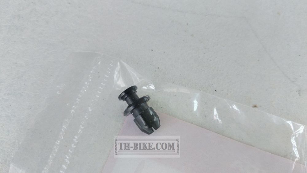 90657-SB0-003. CLIP, SPLASH SHIELD. HONDA