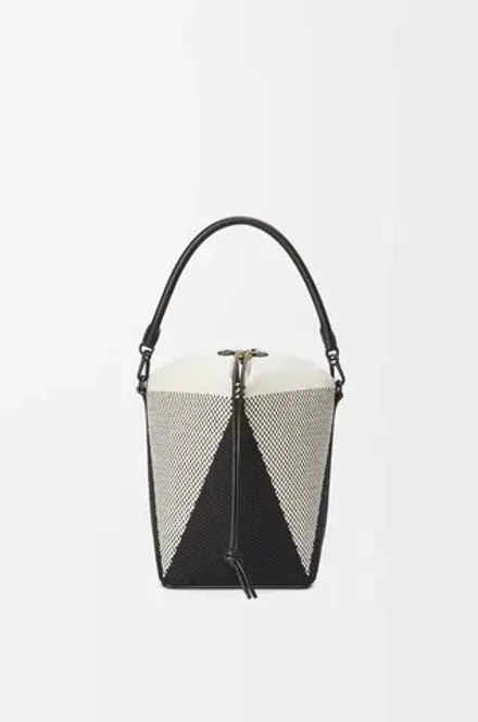 Loewe Сумка-ведро Treasure Bako из жаккардовой парусины и телячьей кожи, натуральный/черный