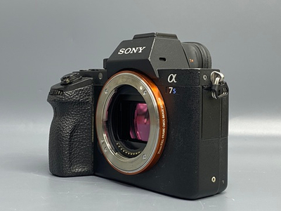 Sony Alpha A7S II — 2 500 кадров