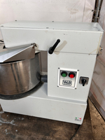 Тестомес спиральный WLBake SP 25 A2V со съемной дежой б/у