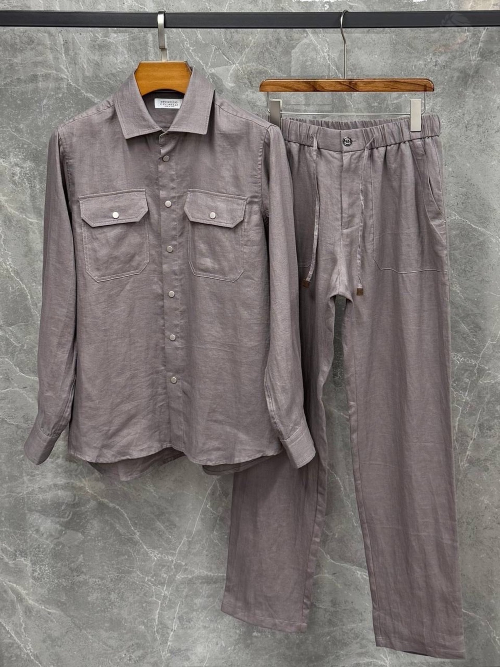 Льняной костюм Brunello Cucinelli