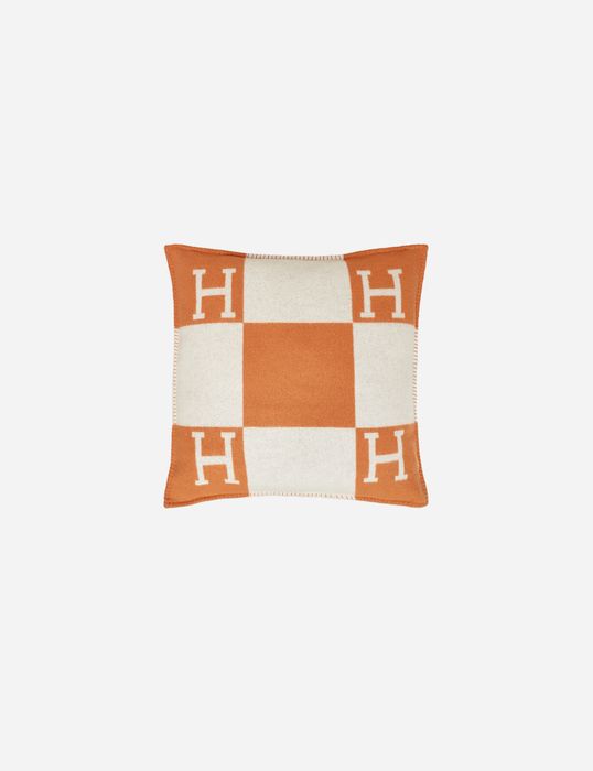 Подушка Hermes Avalon Large Model 