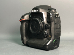 Nikon D4 700.000 кадров