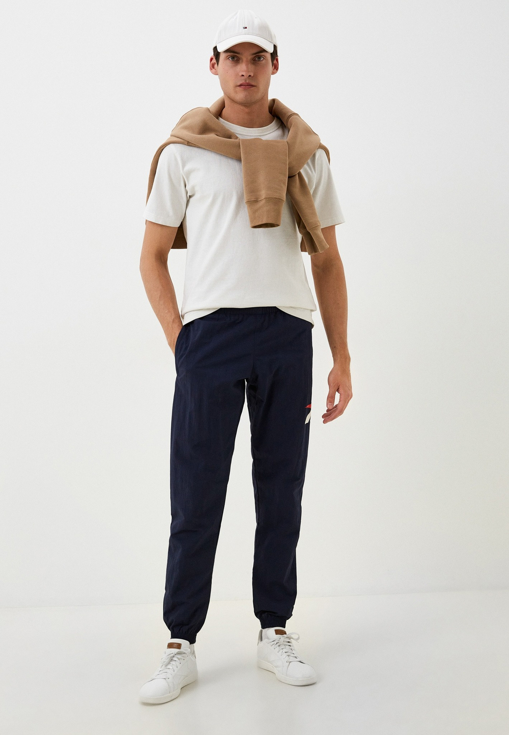 Брюки спортивные мужские REEBOK CL VECTOR TRACKPANT