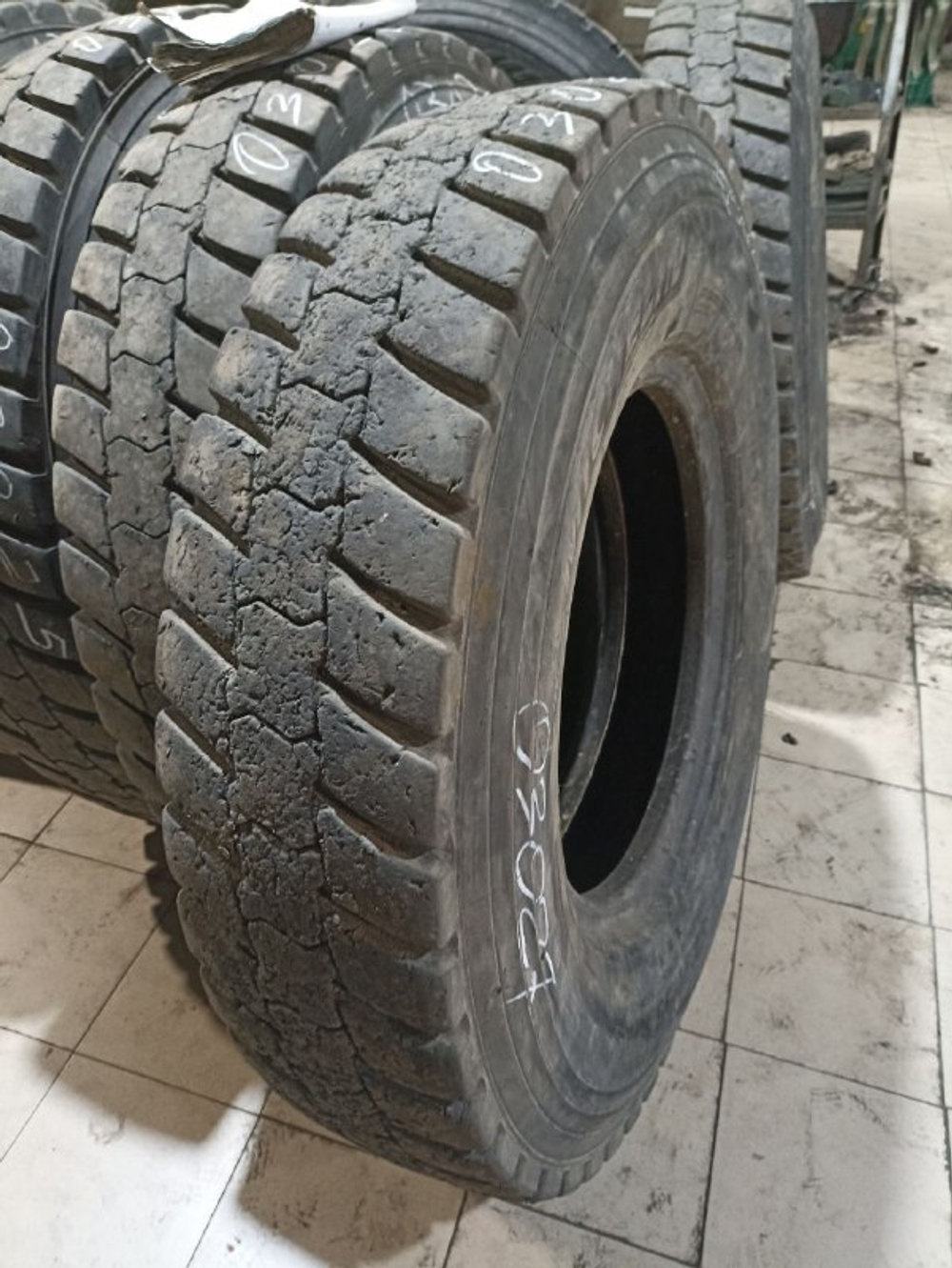 325/95R24 Michelin X WORKS XDY шина б/у