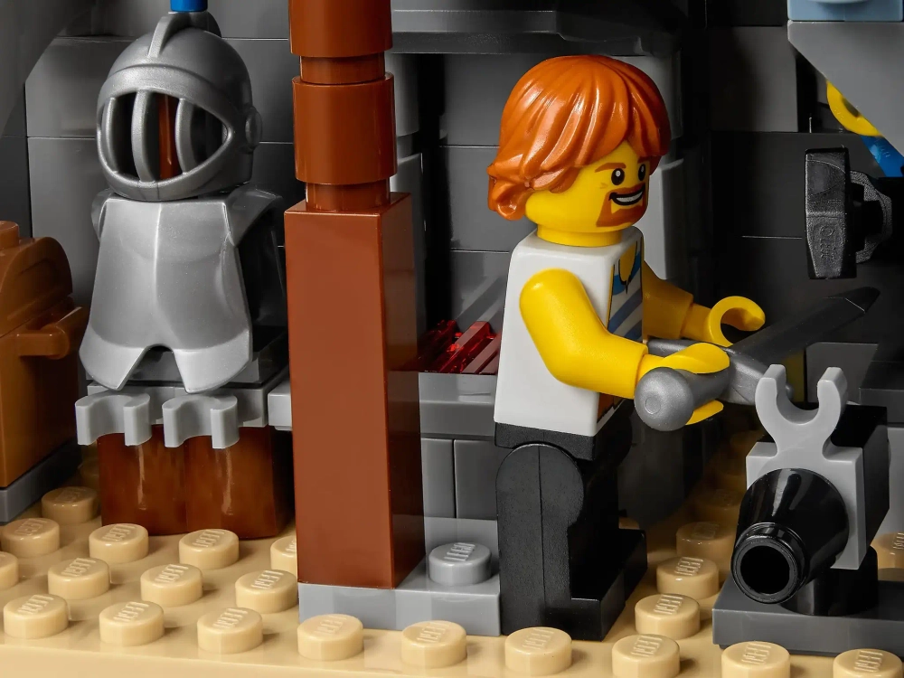 Конструктор LEGO Creator 3in1 31120 Средневековый замок