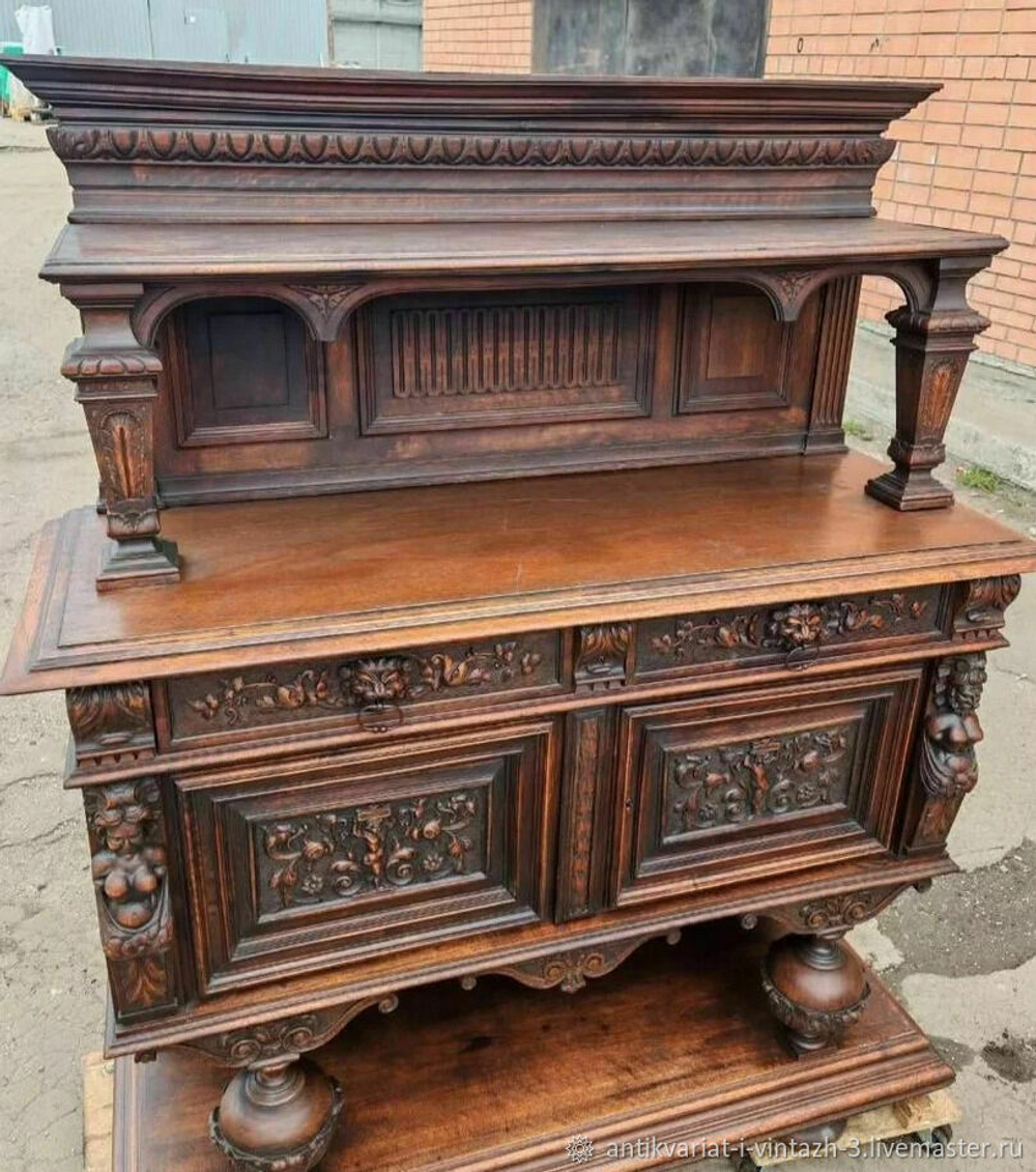 Старинный поставец