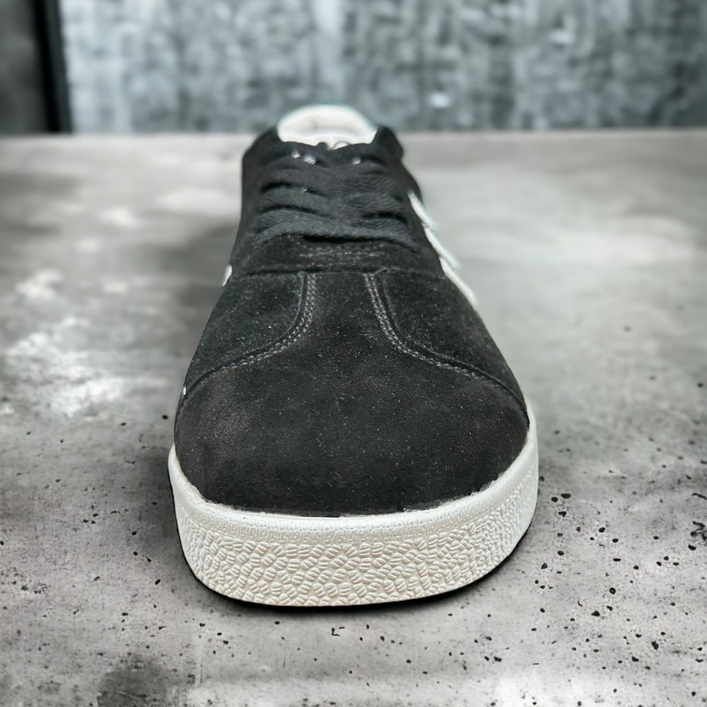 Adidas Gazelle • Black