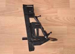 Направляющая стекла задней двери ford focus 3 BM51A264B22AA BM51A264A26BE