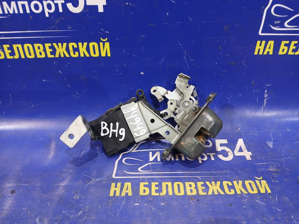 Замок багажника SUBARU LEGACY 1998-2003