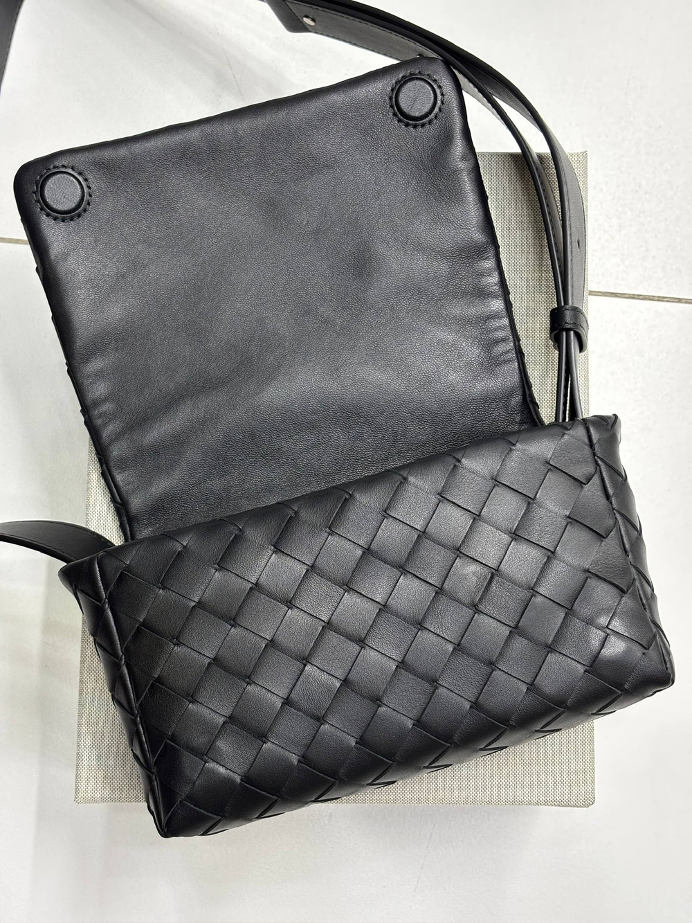 Сумка через плечо Bottega Veneta Intrecciato Mini Bag with Flap