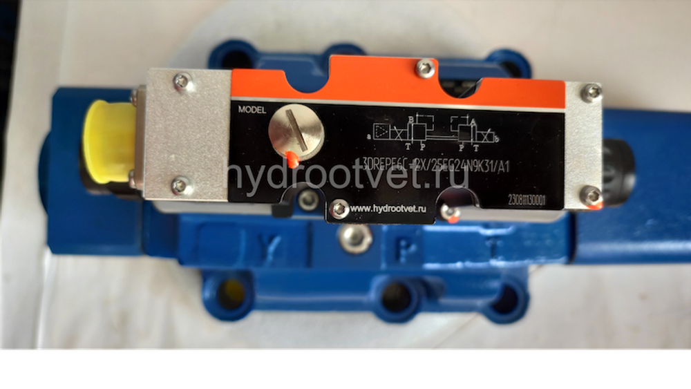 4WRZE32E520-7X/6EG24ETK31/A1D3M - Пропорциональный распределитель  Ду32 со встроенным усилителем (OBE), номинальный расход 520 л/мин, схема E, каналы управления ET - X и Y - внутренние, сигнал управления ± 10 В