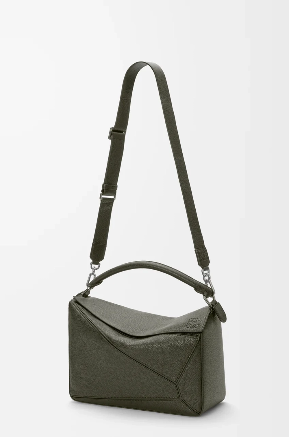 Loewe Большая сумка Puzzle мягкой зернистой телячьей кожи, темный хаки