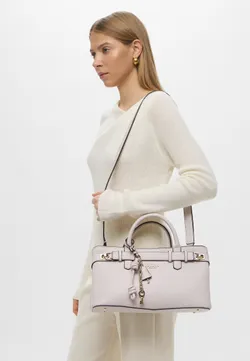 Сумка женская  GUESS