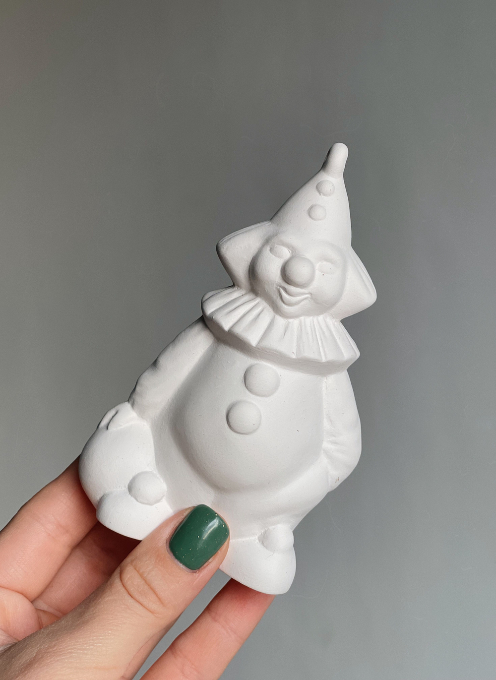 Елочная игрушка Клоун с мячом для росписи, фарфоровый
