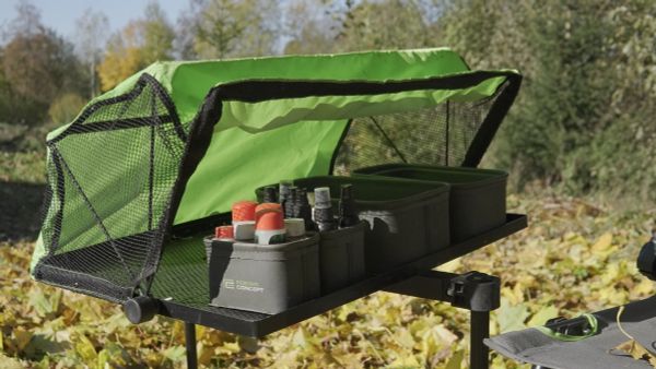 Фидерный стол Feeder Concept Tray Table With Shed: первый тест-драйв Фидерный стол Feeder Concept Tray Table With Shed: первый тест-драйв
