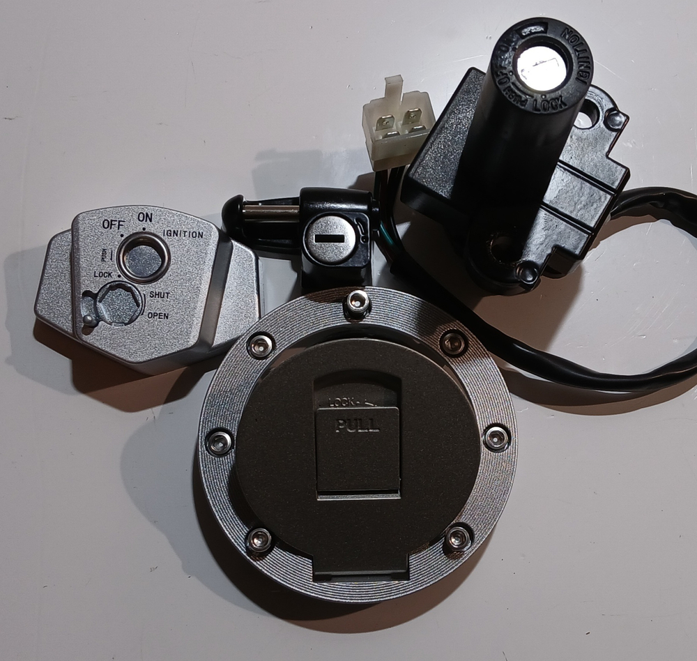 Замки комплект REGULMOTO  ADV 300