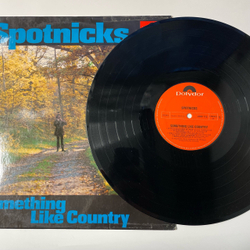 Винтажная виниловая пластинка LP Spotnicks, Something Like Country (Германия 1972)