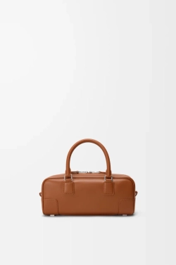 Loewe Укороченная сумка Amazona 23 из блестящей телячьей кожи, светло-коричневый