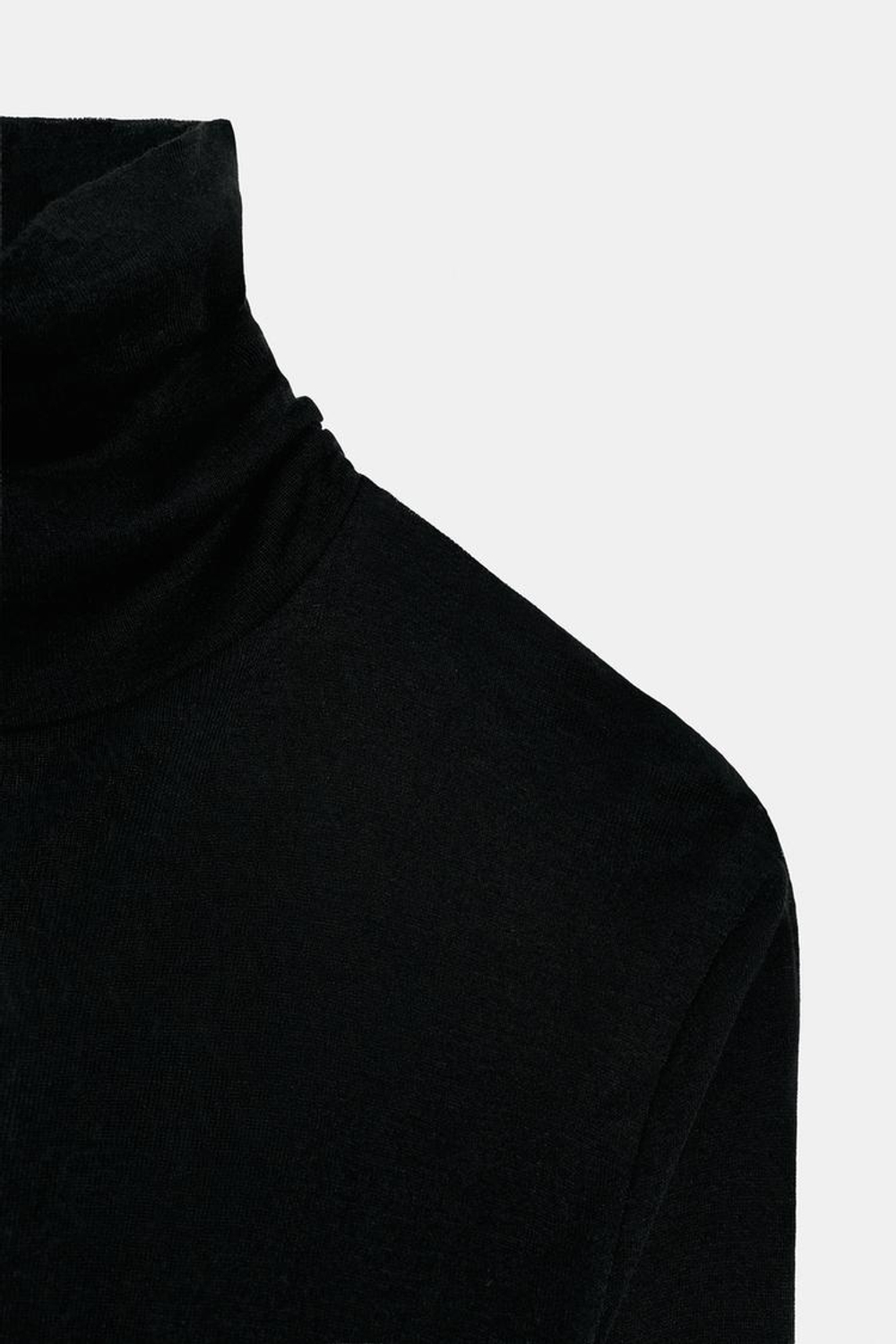 ZARA ФУТБОЛКА SUPIMA® С ВОРОТНИКОМ-СТОЙКОЙ, ЧЕРНЫЙ