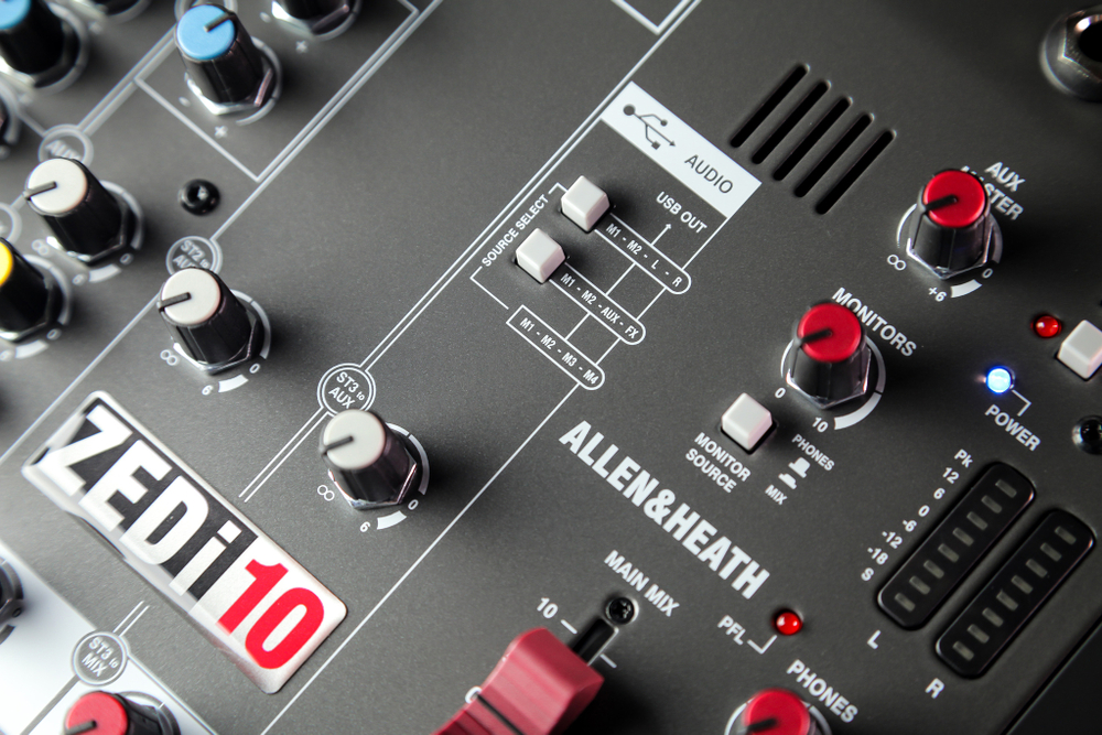 Allen&Heath ZEDi10