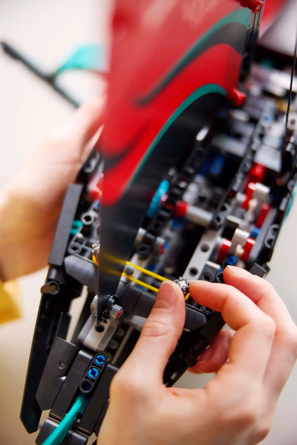 Конструктор LEGO Technic 42174 Яхта Emirates Team New Zealand AC75