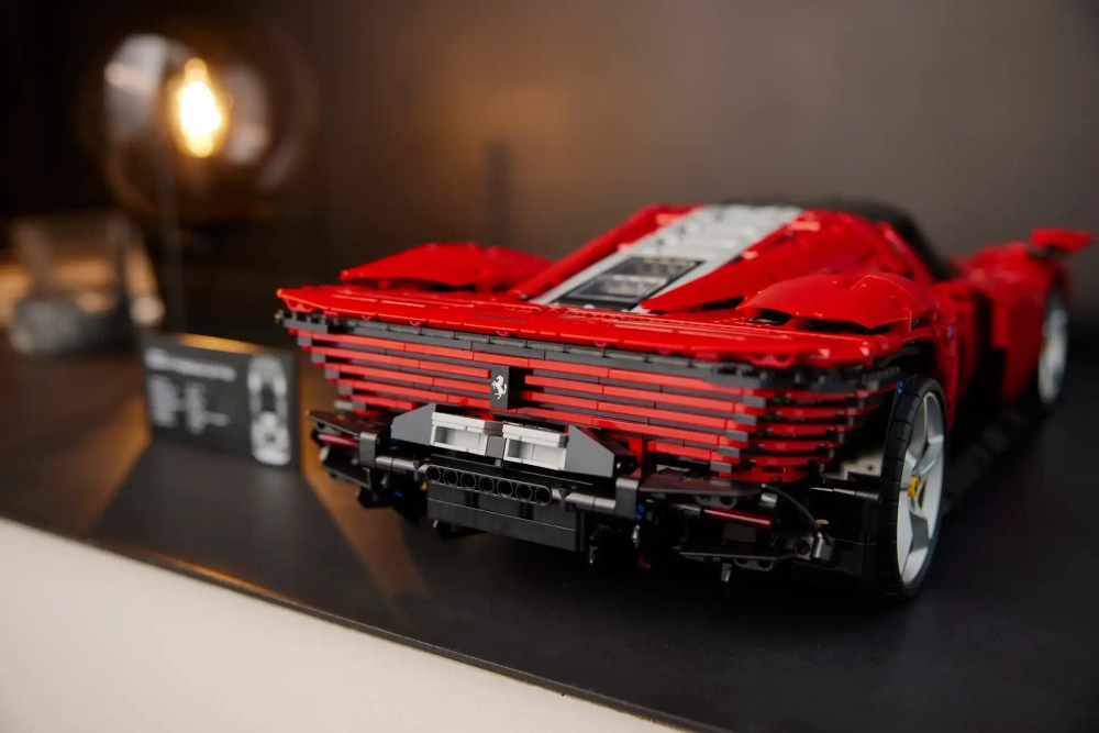 Конструктор LEGO Technic 42143 Ferrari Daytona SP3
