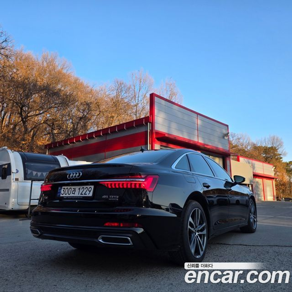 Audi A6 45 TFSI Quattro Premium — 2022