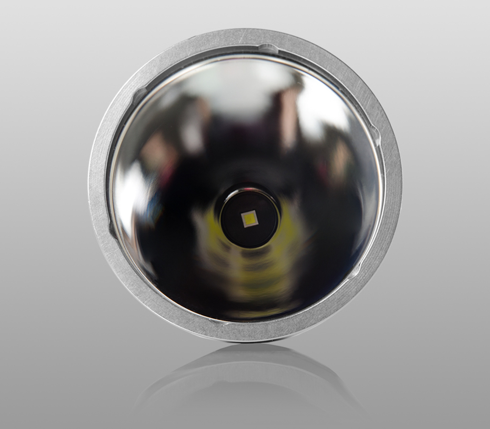 Поисковый фонарь Armytek Barracuda Pro F03302SW (тёплый свет)