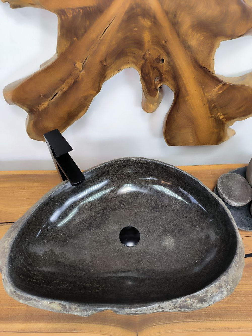 Раковина из речного камня RS-66322 67х45х15 из натурального камня