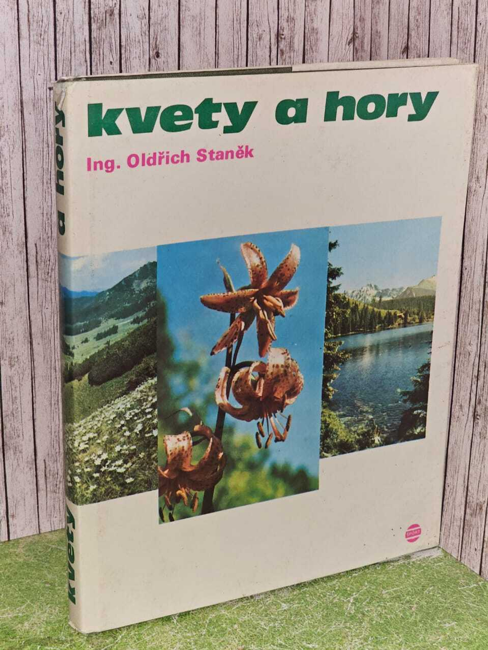 Kvety a hory (Цветы и горы). Stanek Oldrich.