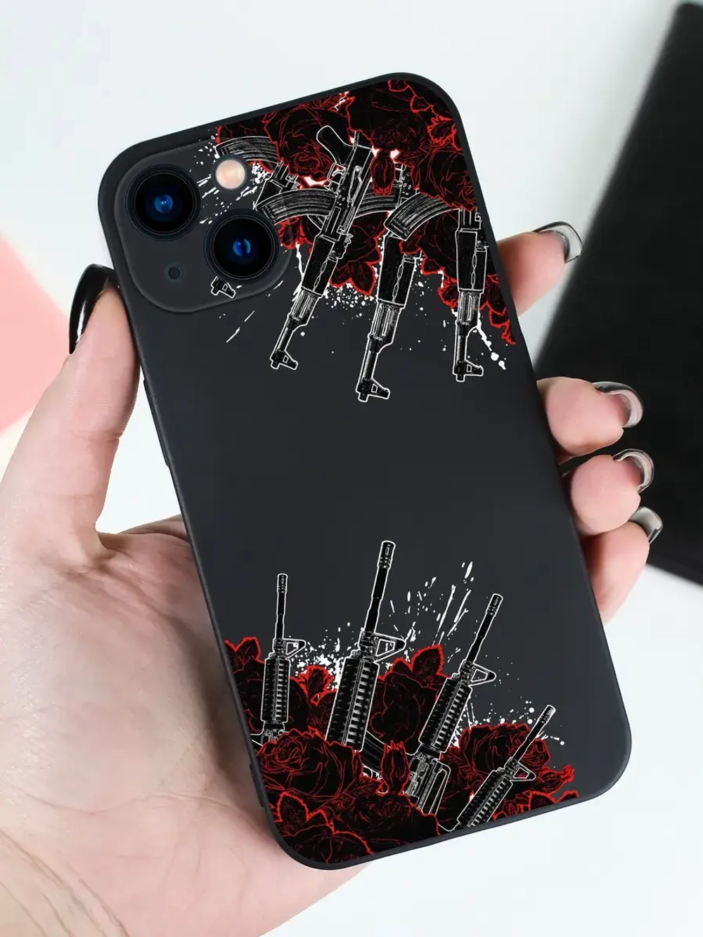 Чехол на iPhone 15 с принтом