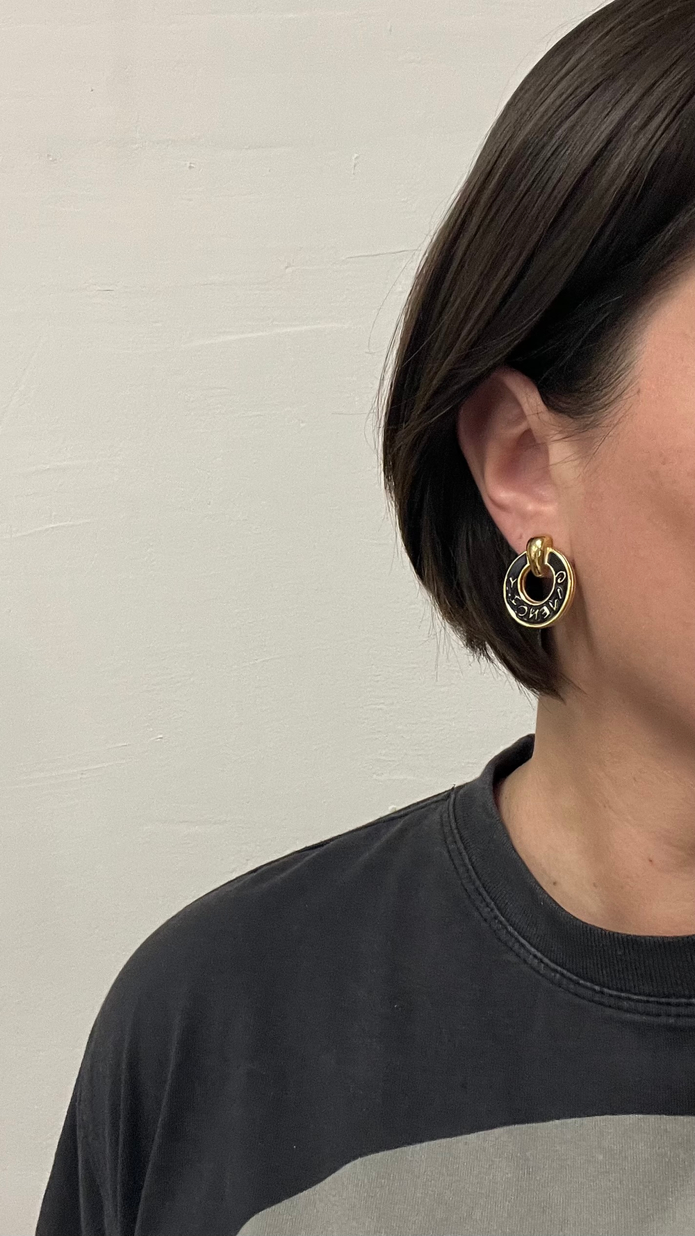 Серьги с чёрной эмалью Givenchy