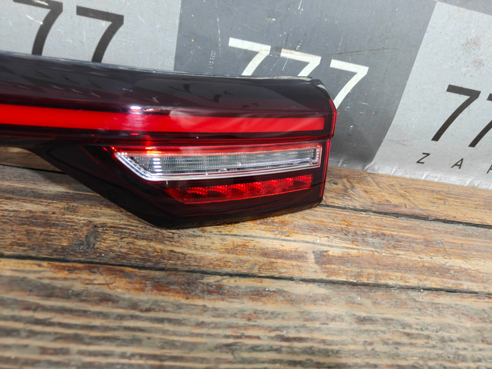Фонарь зaдний центральный Москвич 3 22-нв Б/У Оригинал 4133500U3480