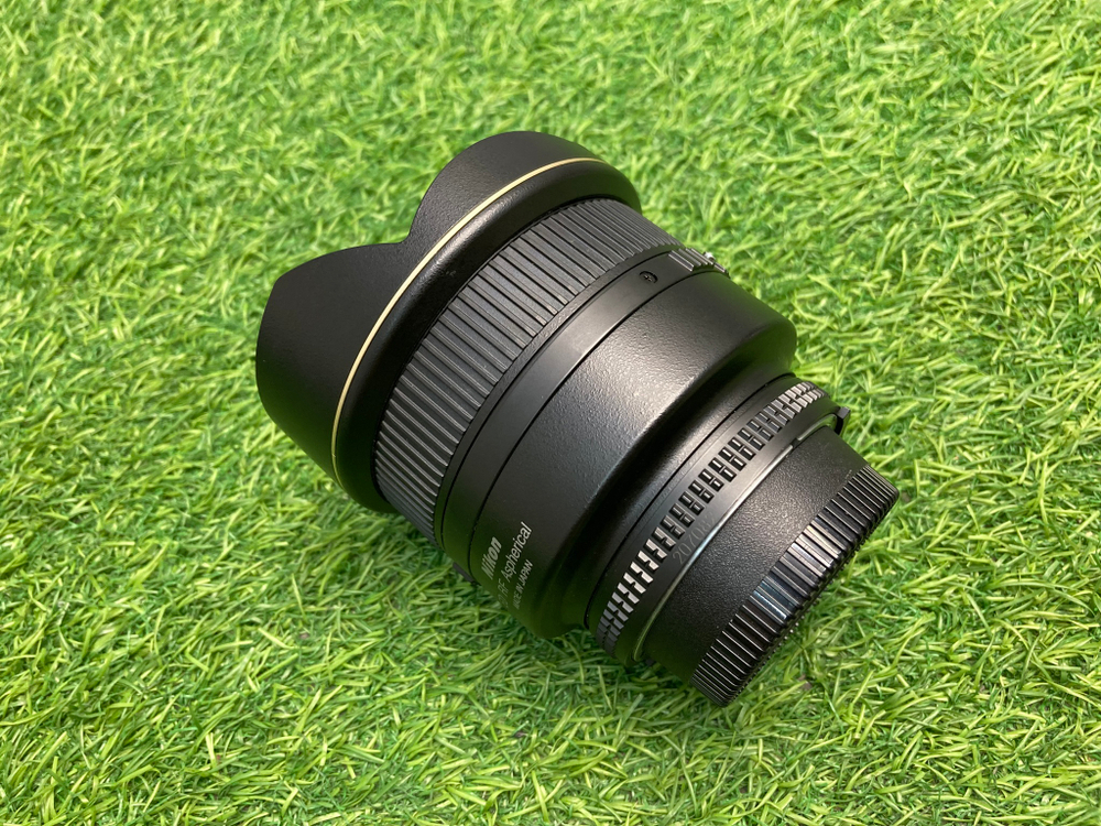 Nikon 14mm 2.8D ED AF Nikkor