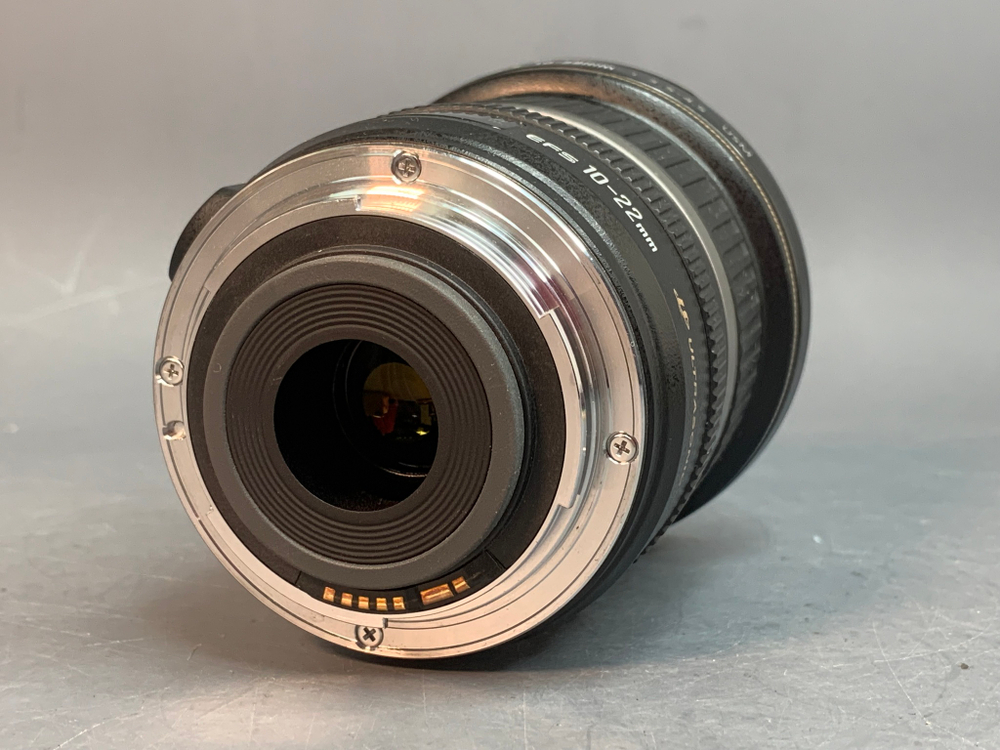 Canon EF-S 10-22mm 3.5-4.5 USM