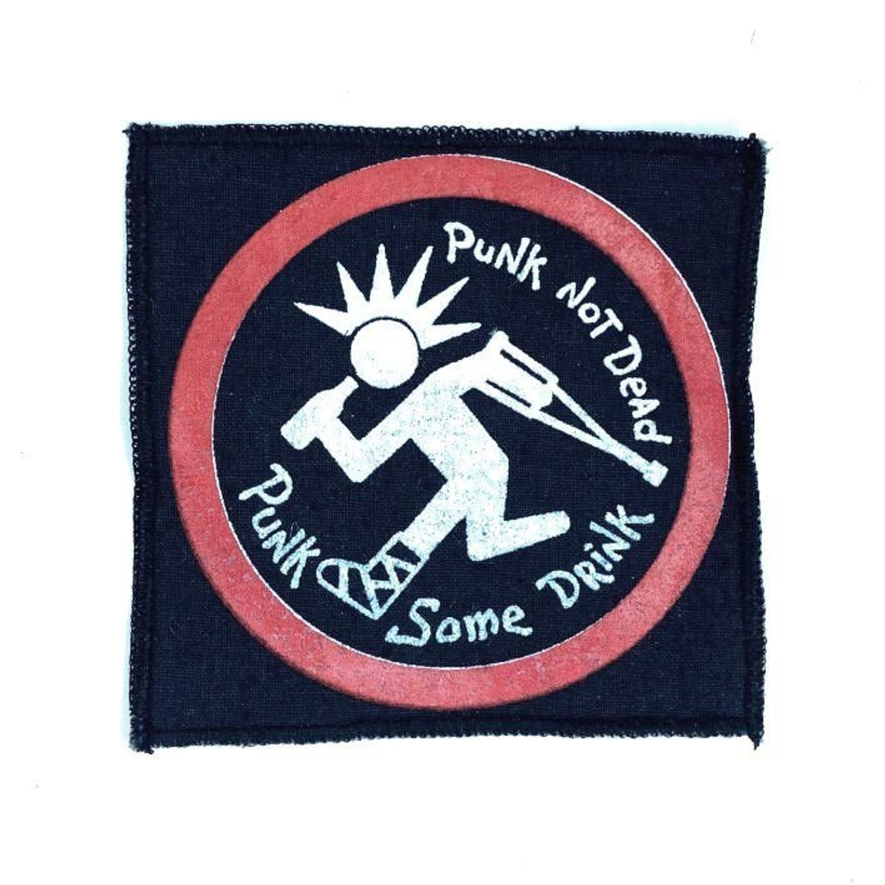 Нашивка Punk not dead