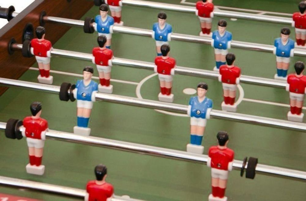 Игровой стол - футбол складной "Maccabi Mini" (121x61x81, махагон, складной)