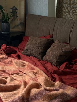 Плед мохеровый Over Horizon терракотового цвета из коллекции Trendy Ruffles, 130х180 см