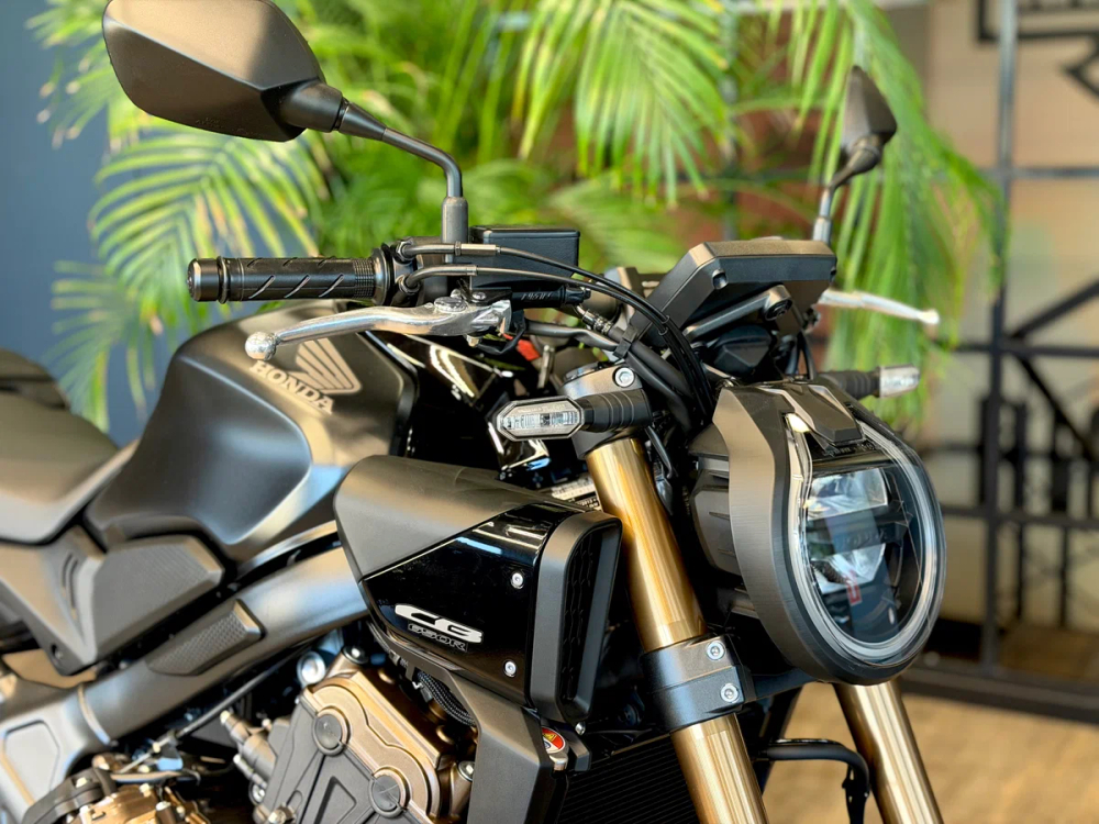 HONDA CB650R E-Clutch 2025